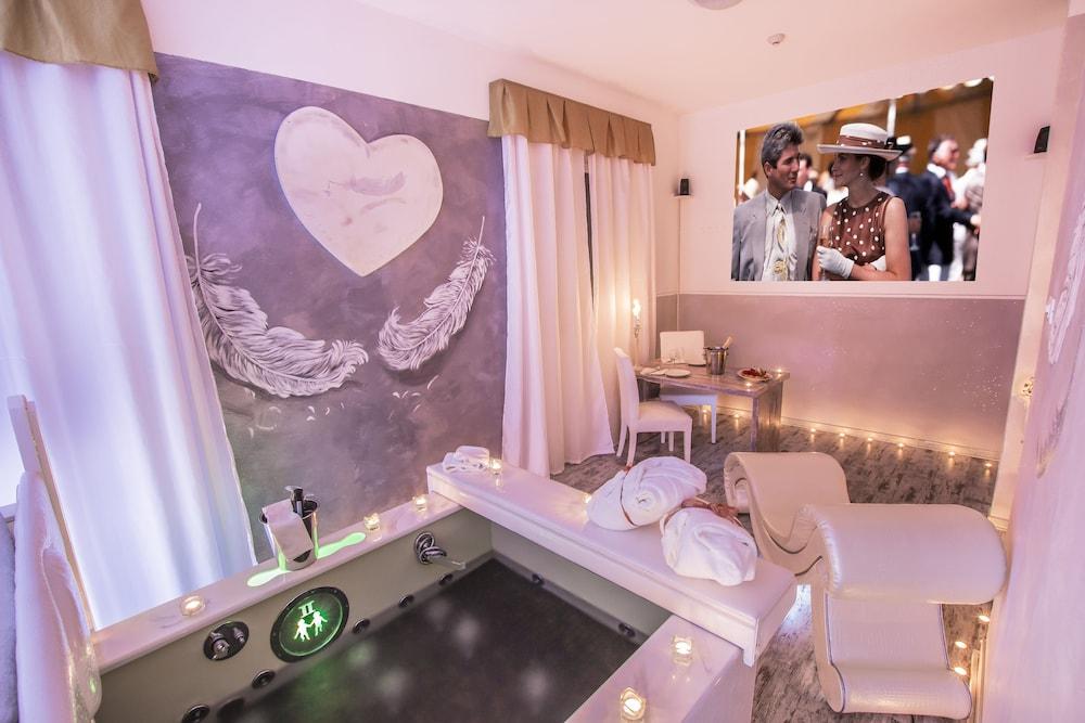 מגדל אגם פוצ'יני Hotel Butterfly מראה חיצוני תמונה
