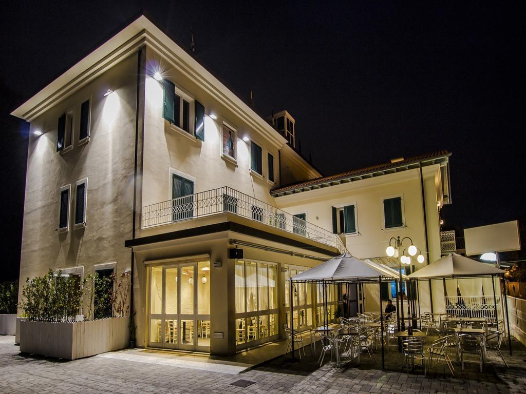 מגדל אגם פוצ'יני Hotel Butterfly מראה חיצוני תמונה