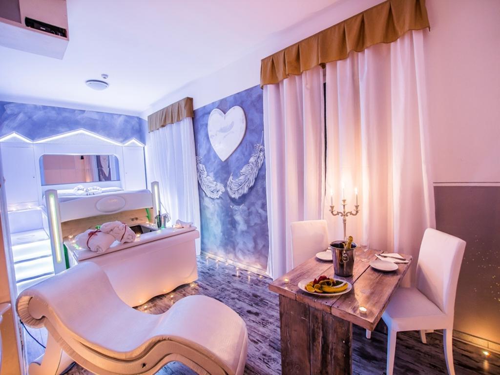 מגדל אגם פוצ'יני Hotel Butterfly מראה חיצוני תמונה