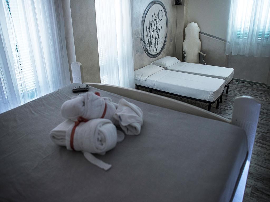 מגדל אגם פוצ'יני Hotel Butterfly מראה חיצוני תמונה