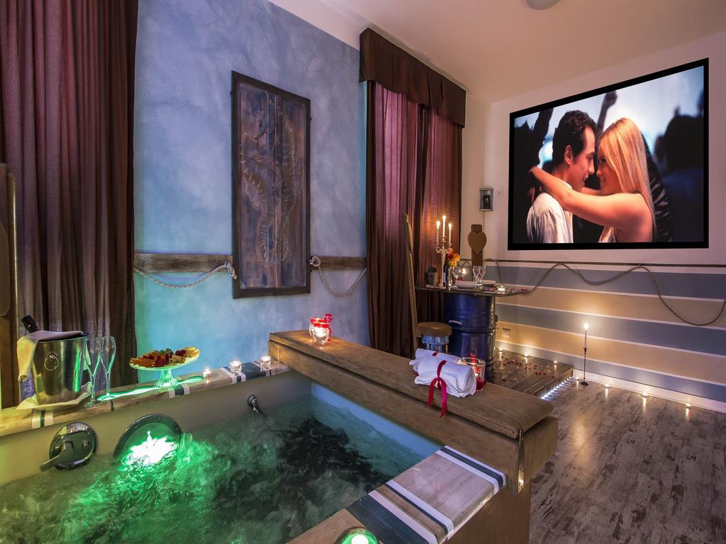 מגדל אגם פוצ'יני Hotel Butterfly מראה חיצוני תמונה