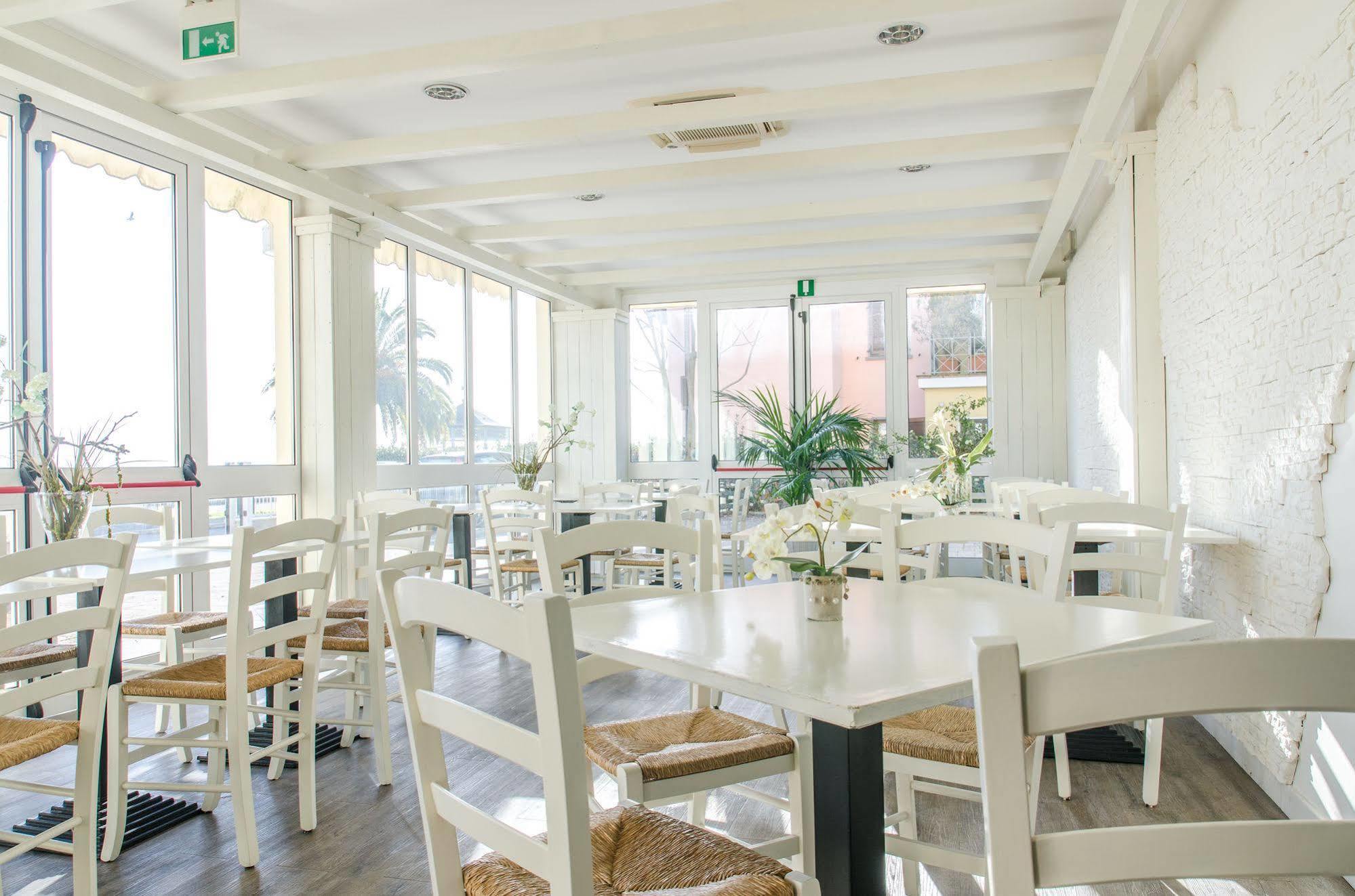 מגדל אגם פוצ'יני Hotel Butterfly מראה חיצוני תמונה